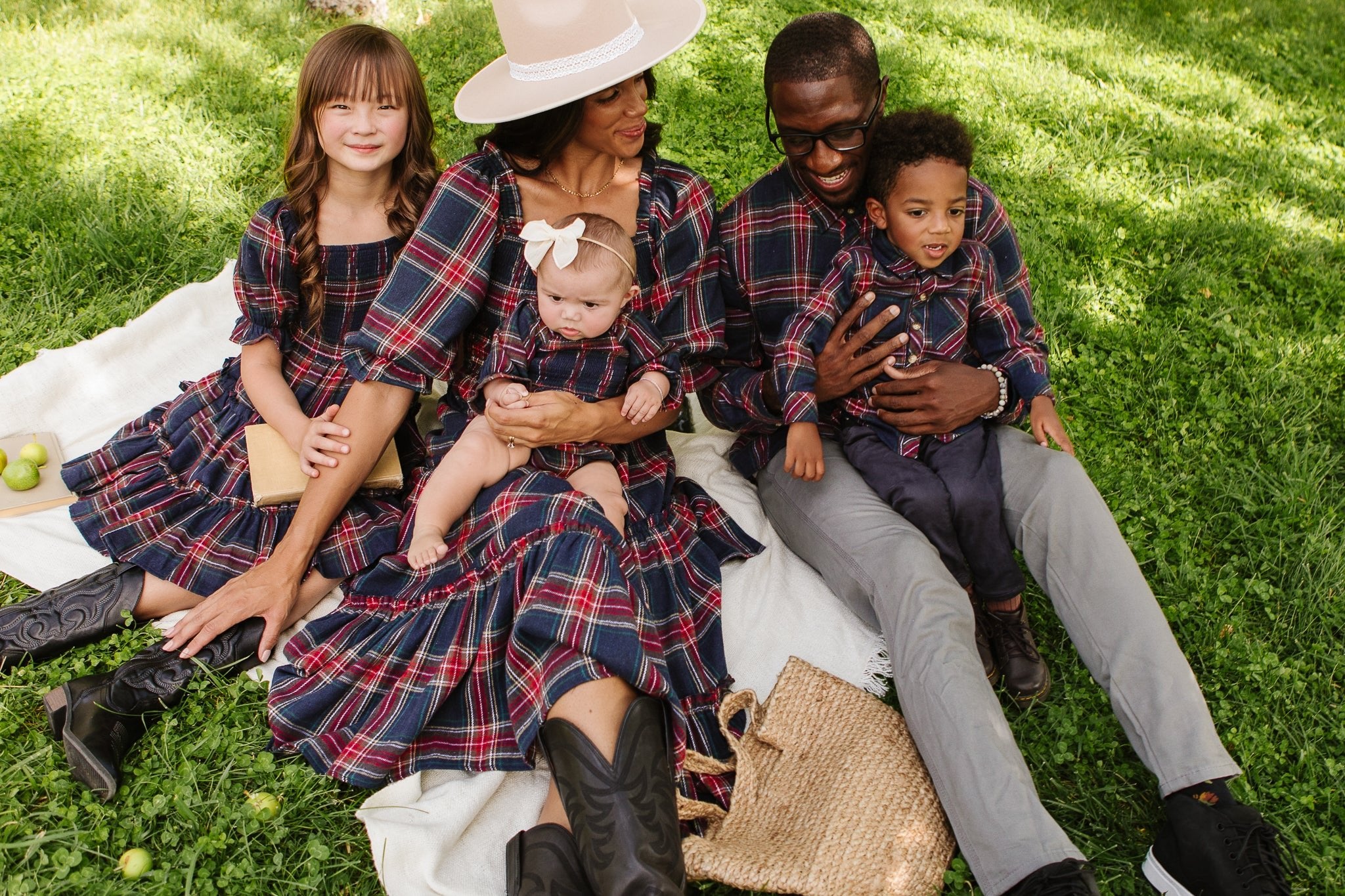 Tips + Tricks for the PERFECT Family Photo! - Ivy City Co