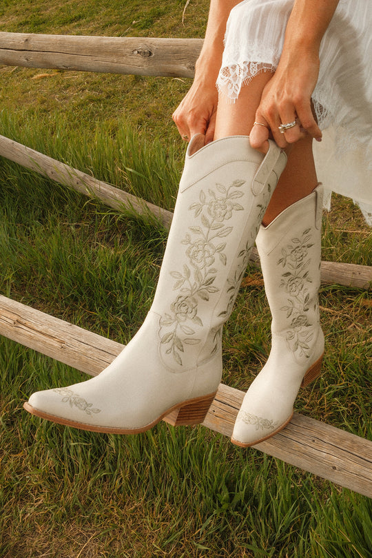 Avery Boot in Cream 10.5M
