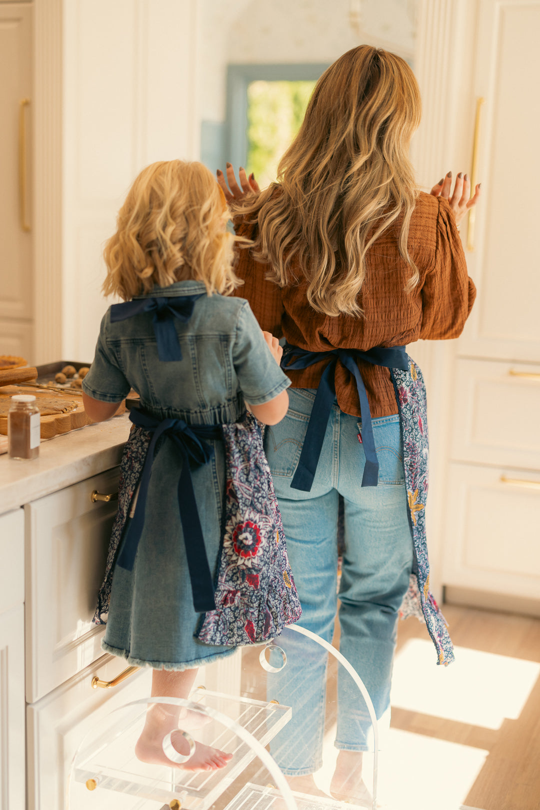 Ivy Apron in Roselyn Navy Floral Cotton