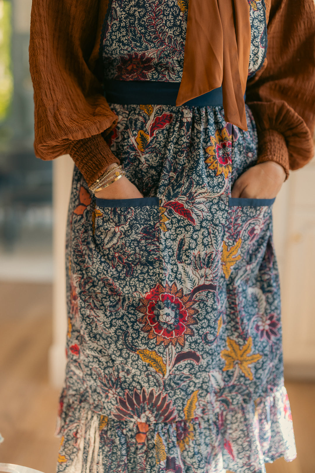 Ivy Apron in Roselyn Navy Floral Cotton