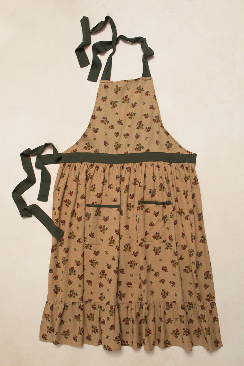 Ivy Apron in Roselyn Tan Floral Cotton