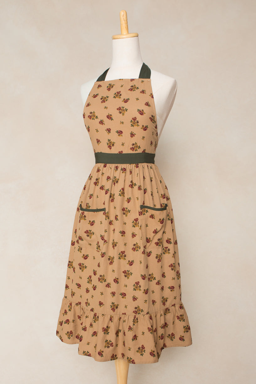 Ivy Apron in Roselyn Tan Floral Cotton