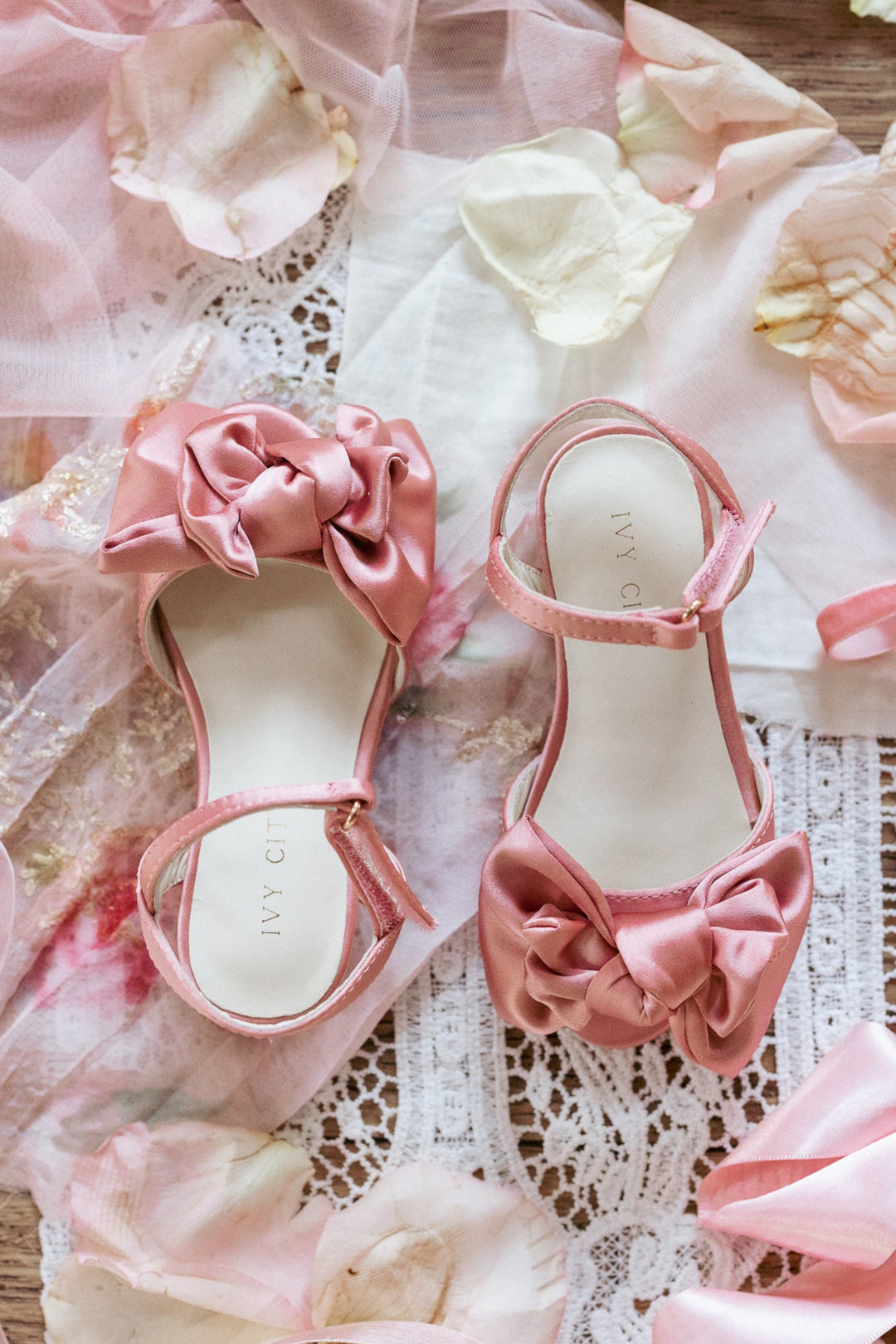 Mini Ivy Bow Heel in Pink Satin