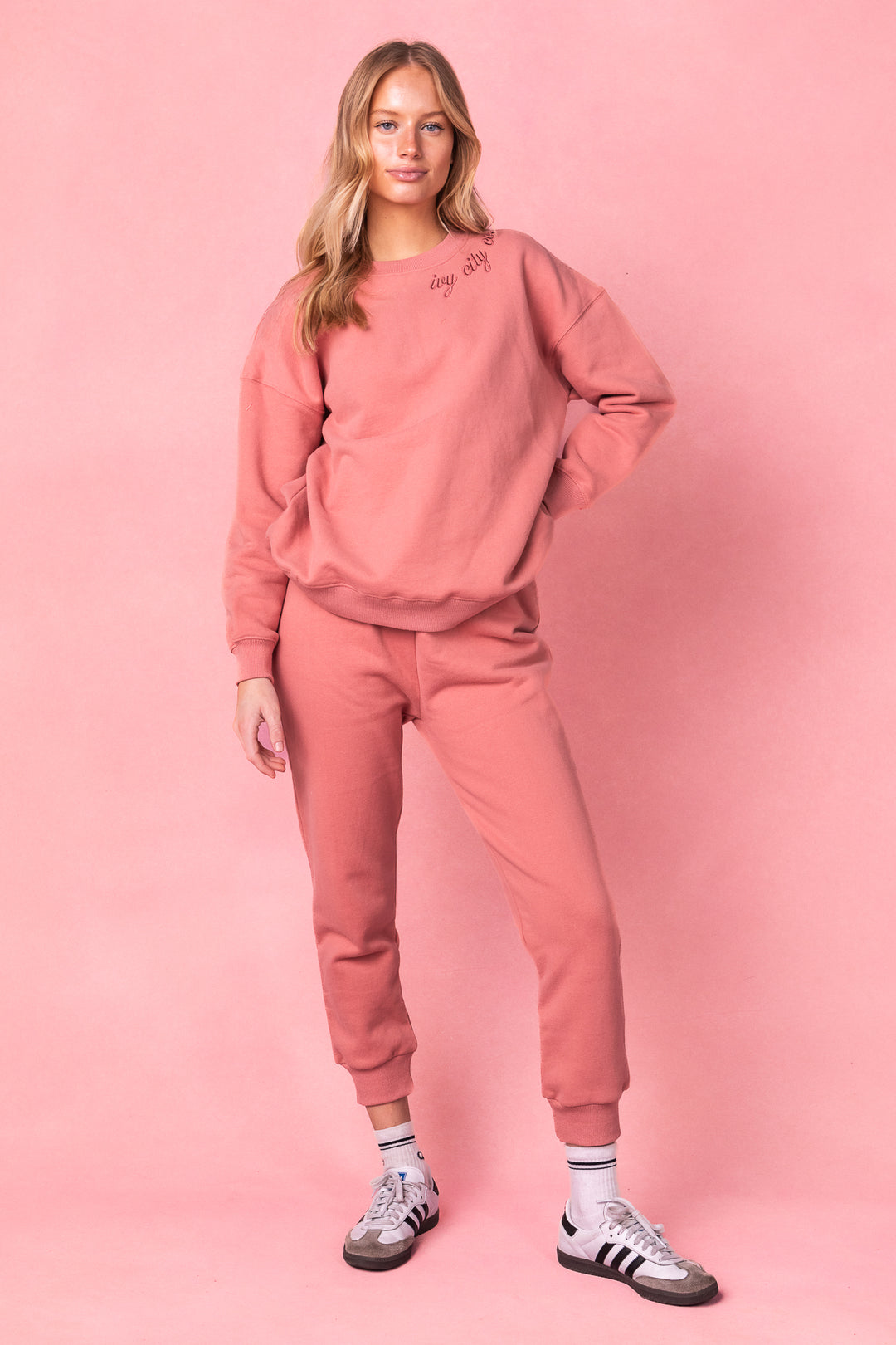 Ivy Jogger Sweatpants in Pink