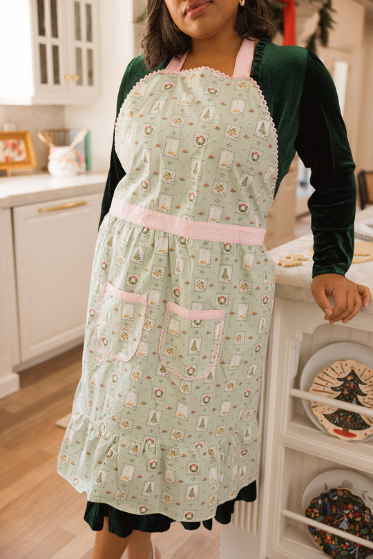 Ivy Apron in Merry Mail
