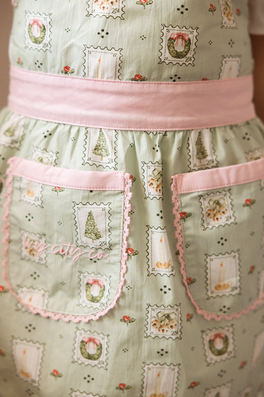 Ivy Apron in Merry Mail