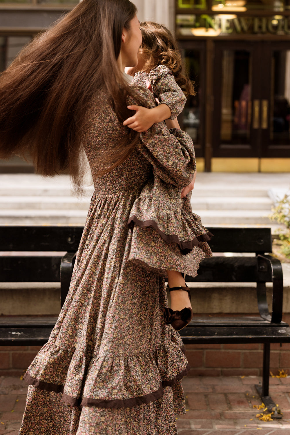 autumn maxi dress Mini Presley in Ditsy Fleur – Ivy City Co A built Size:Extra Small (4/6) Holy cow, I’m in Red Holiday & Christmas Dresses