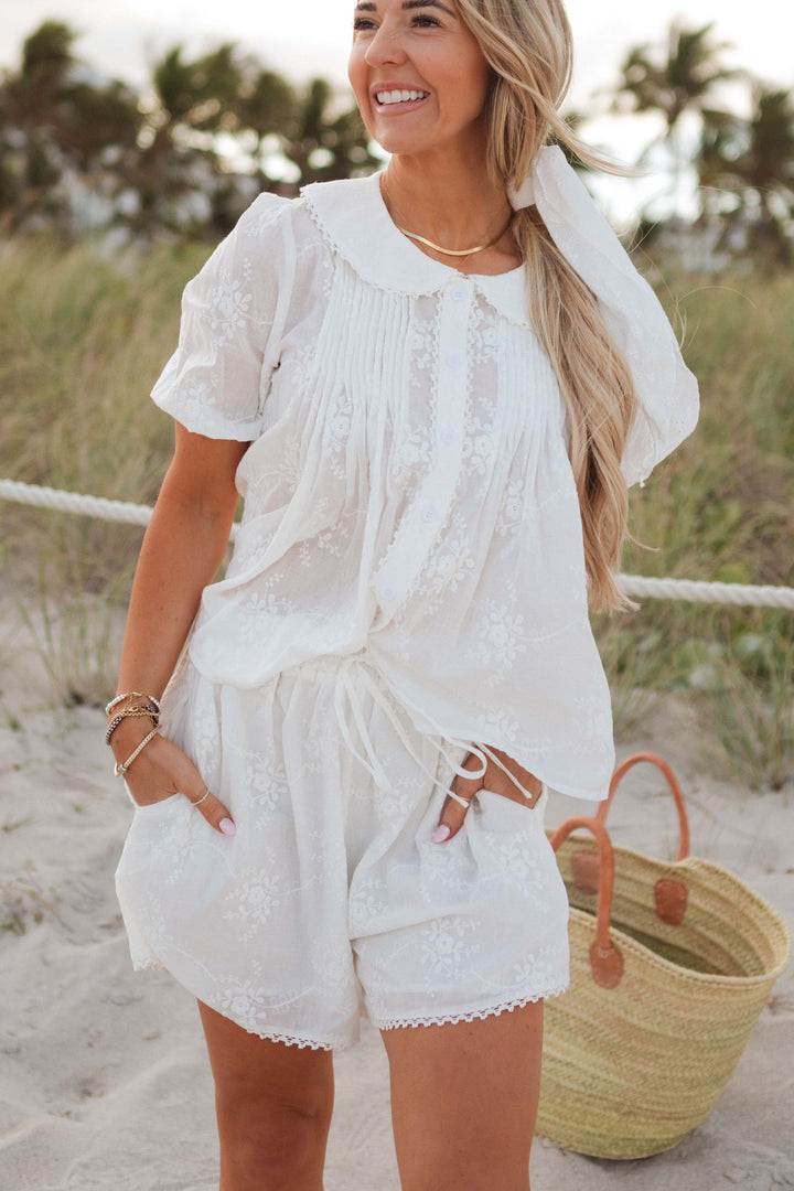 Betty Shorts in White