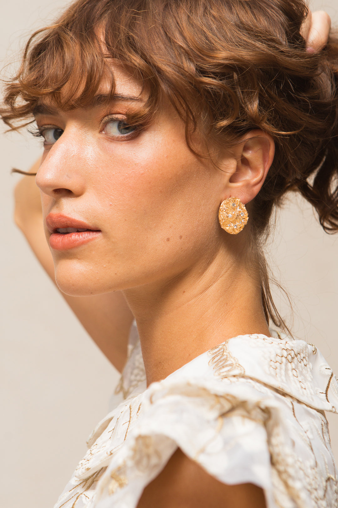 White Vintage Frame Gemstone Earrings