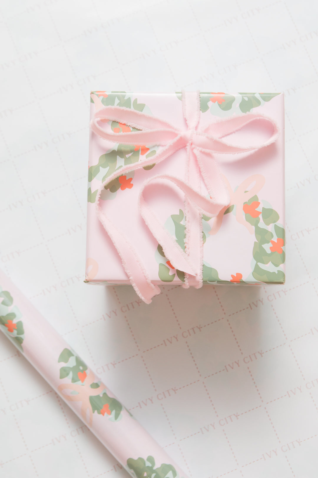 Wrapping Paper in Bianca Wreath Print