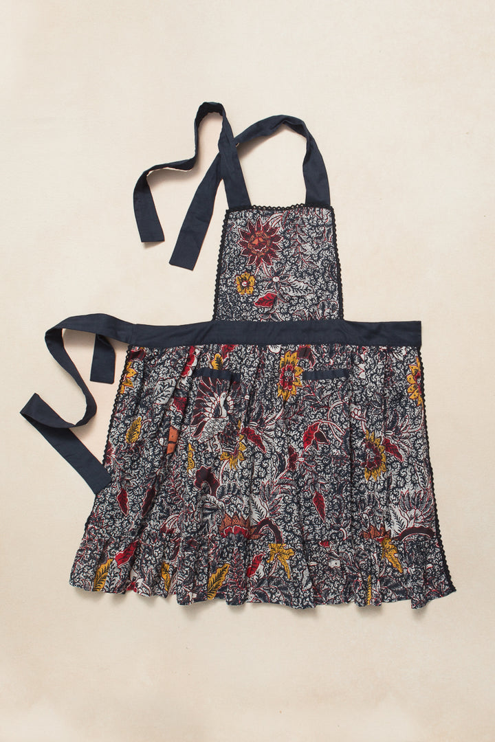 Mini Ivy Apron in Roselyn Navy Floral Cotton