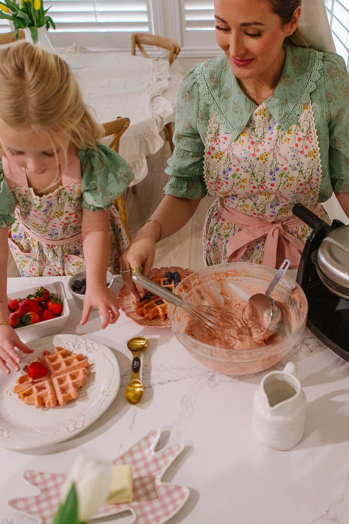 Mini Ivy Apron in Cotton Floral-Mini