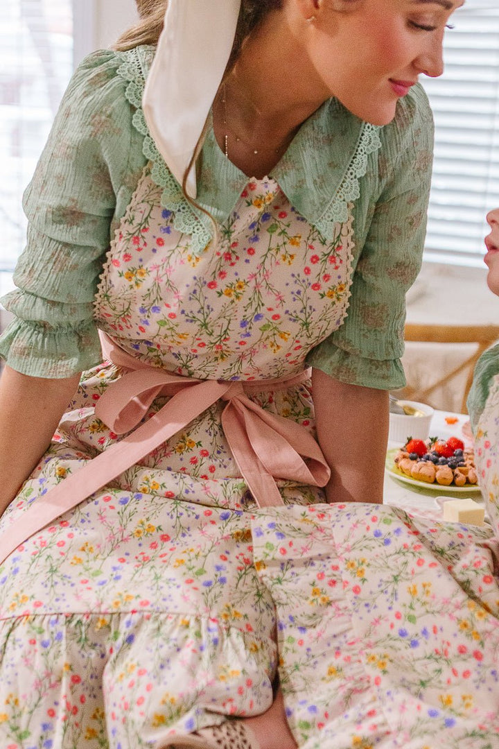 Ivy Apron in Cotton Floral-Adult
