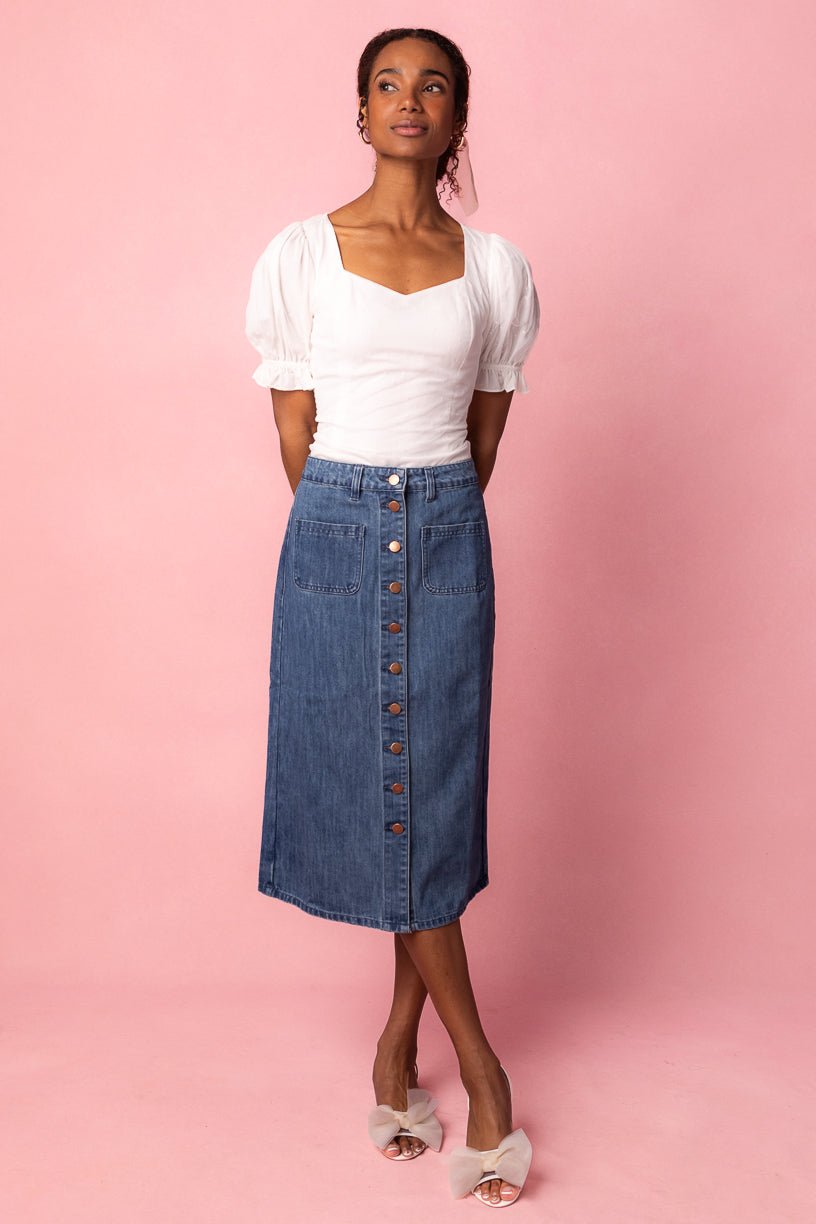 7 Cool Jean Skirt Outfits for Spring